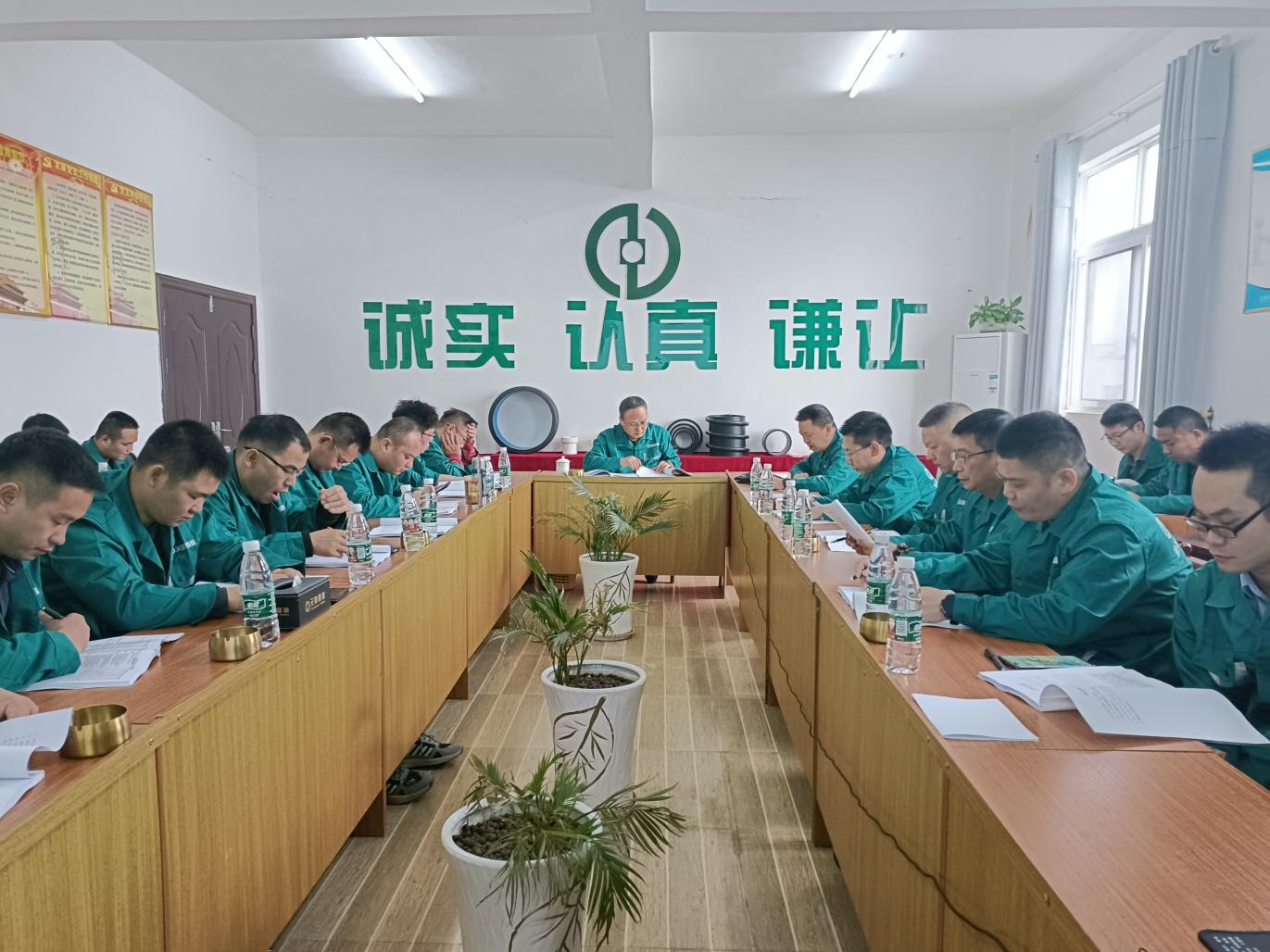 1566563684e47942f1.jpg 1566563684e47942f1.jpg