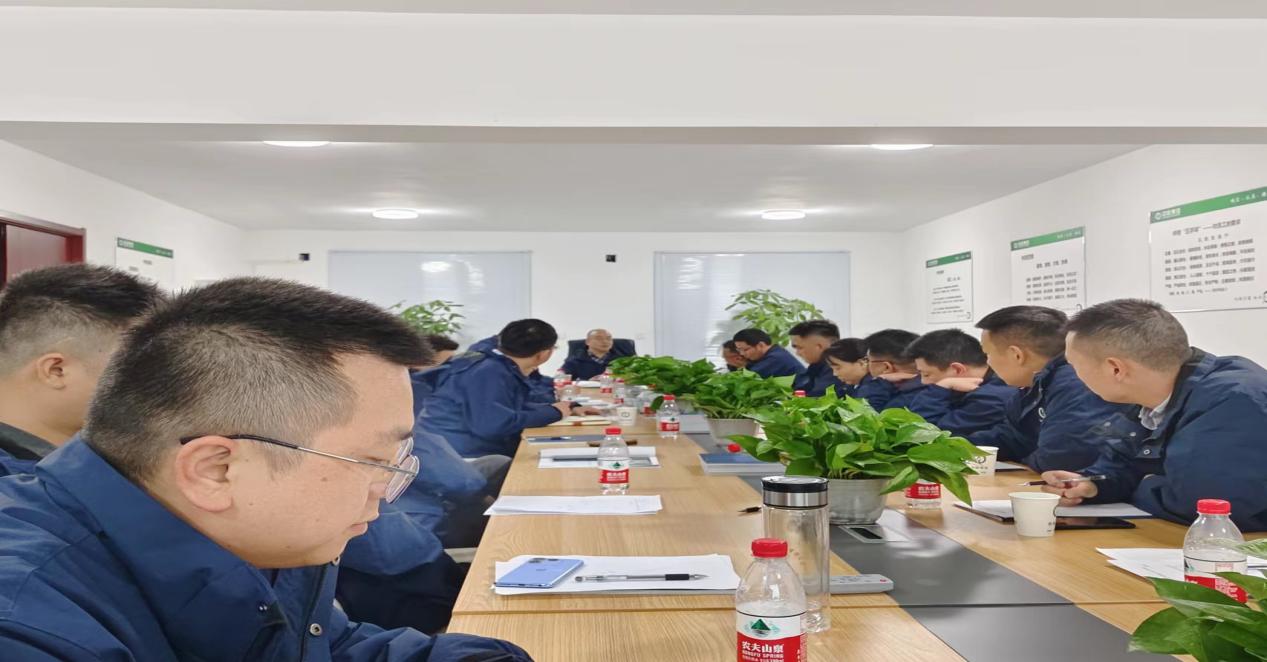 48465636b45b26a67d.jpg 48465636b45b26a67d.jpg