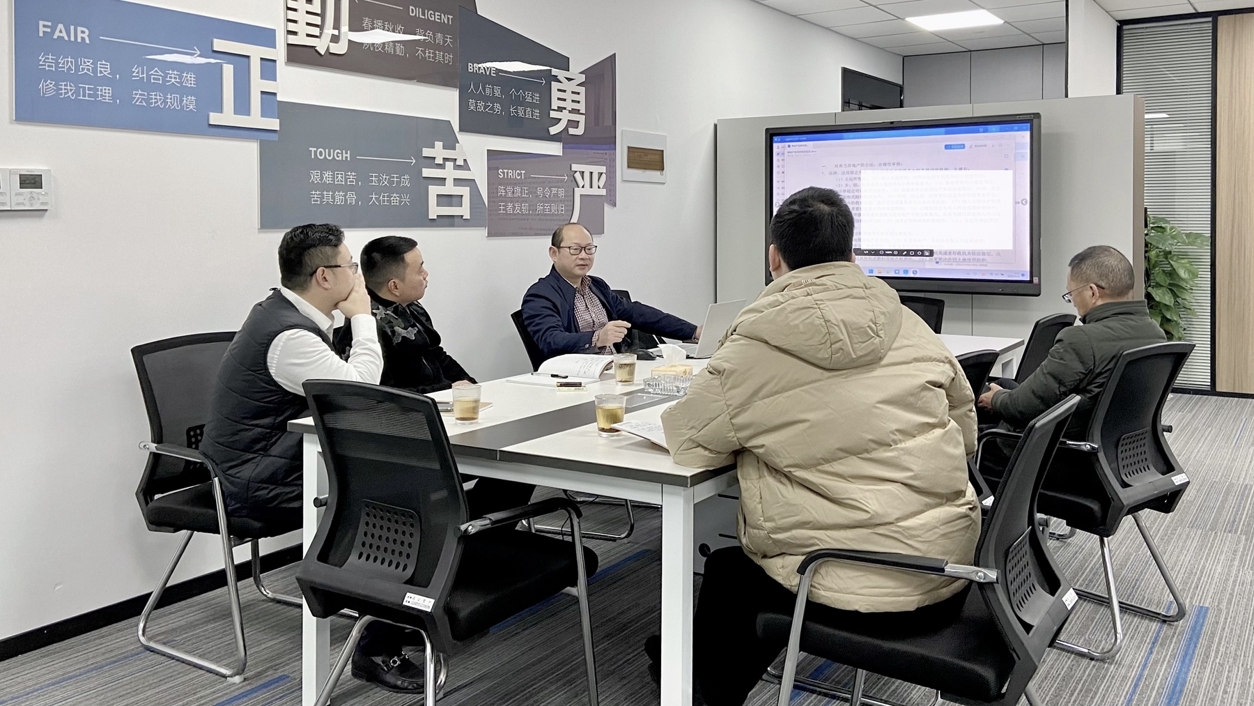 808336392ac2997096.jpg 808336392ac2997096.jpg