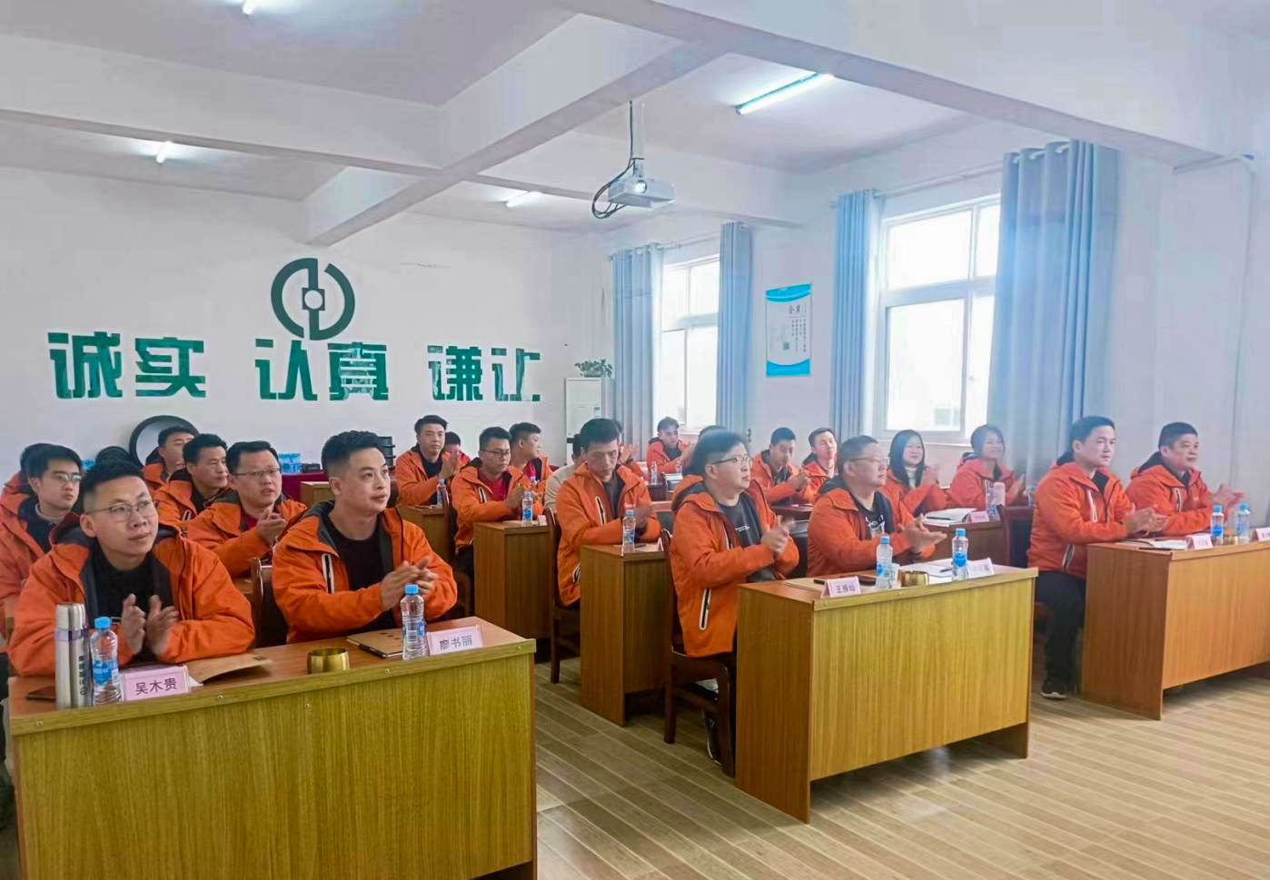 4789563e4b0c9b9d66.jpg 4789563e4b0c9b9d66.jpg