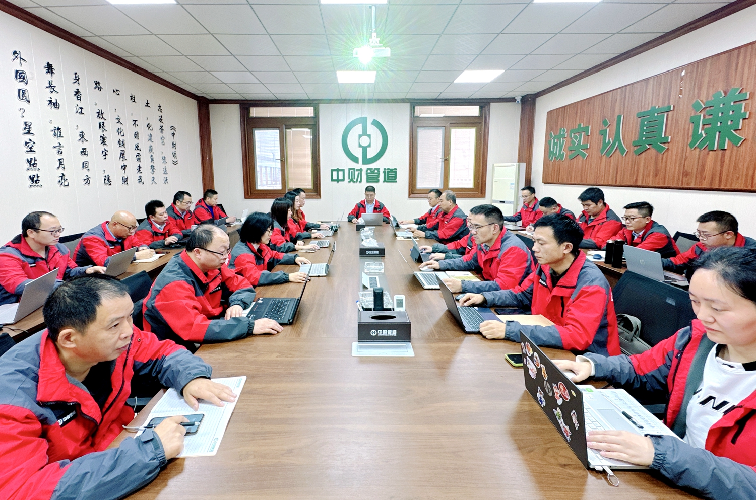 6737031da2162.jpg 6737031da2162.jpg