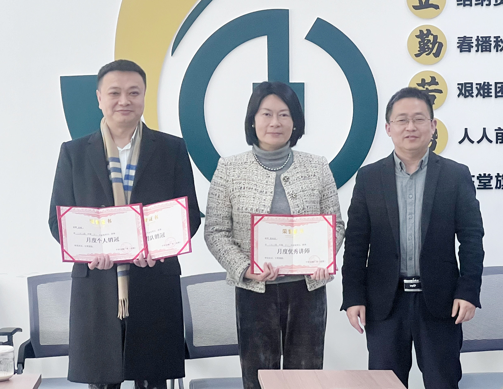 67501aaa434ba.jpg 67501aaa434ba.jpg