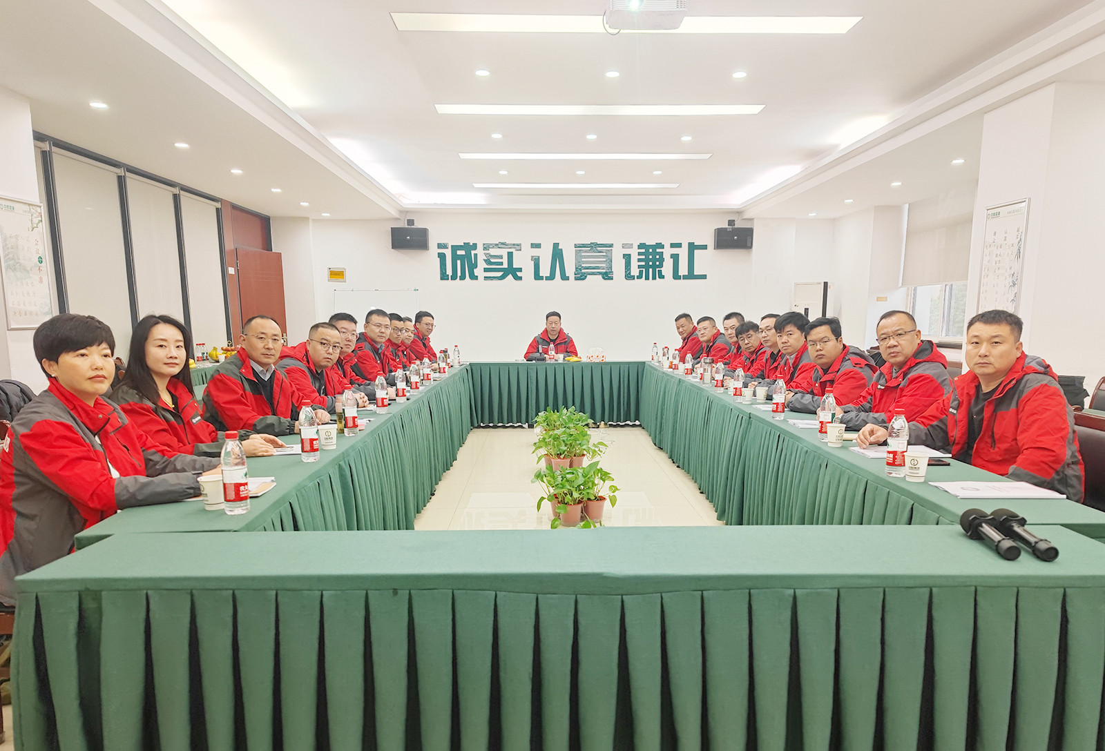 67528df13596f.jpg 67528df13596f.jpg