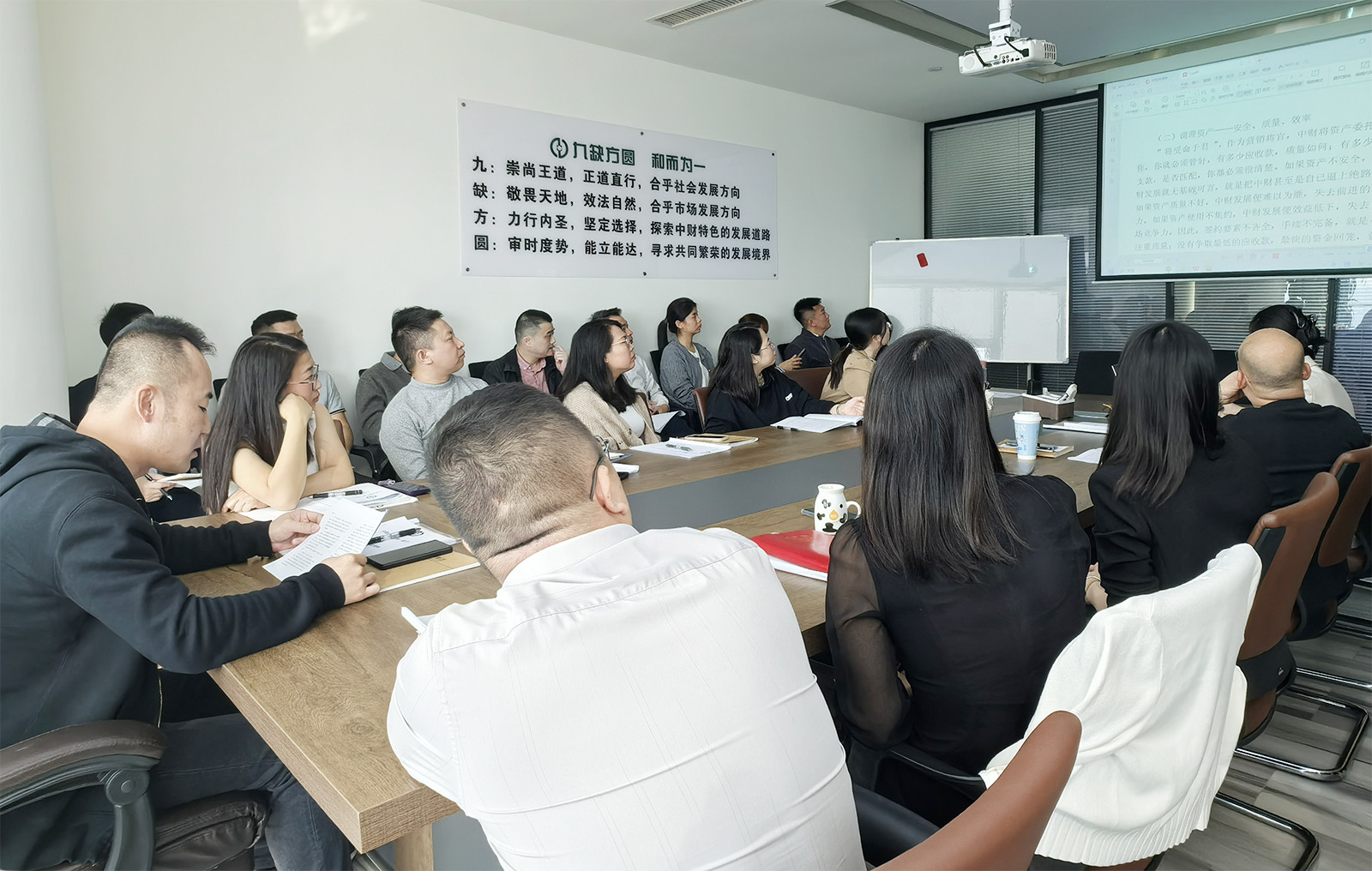 6752bf3ec654c.jpg 6752bf3ec654c.jpg