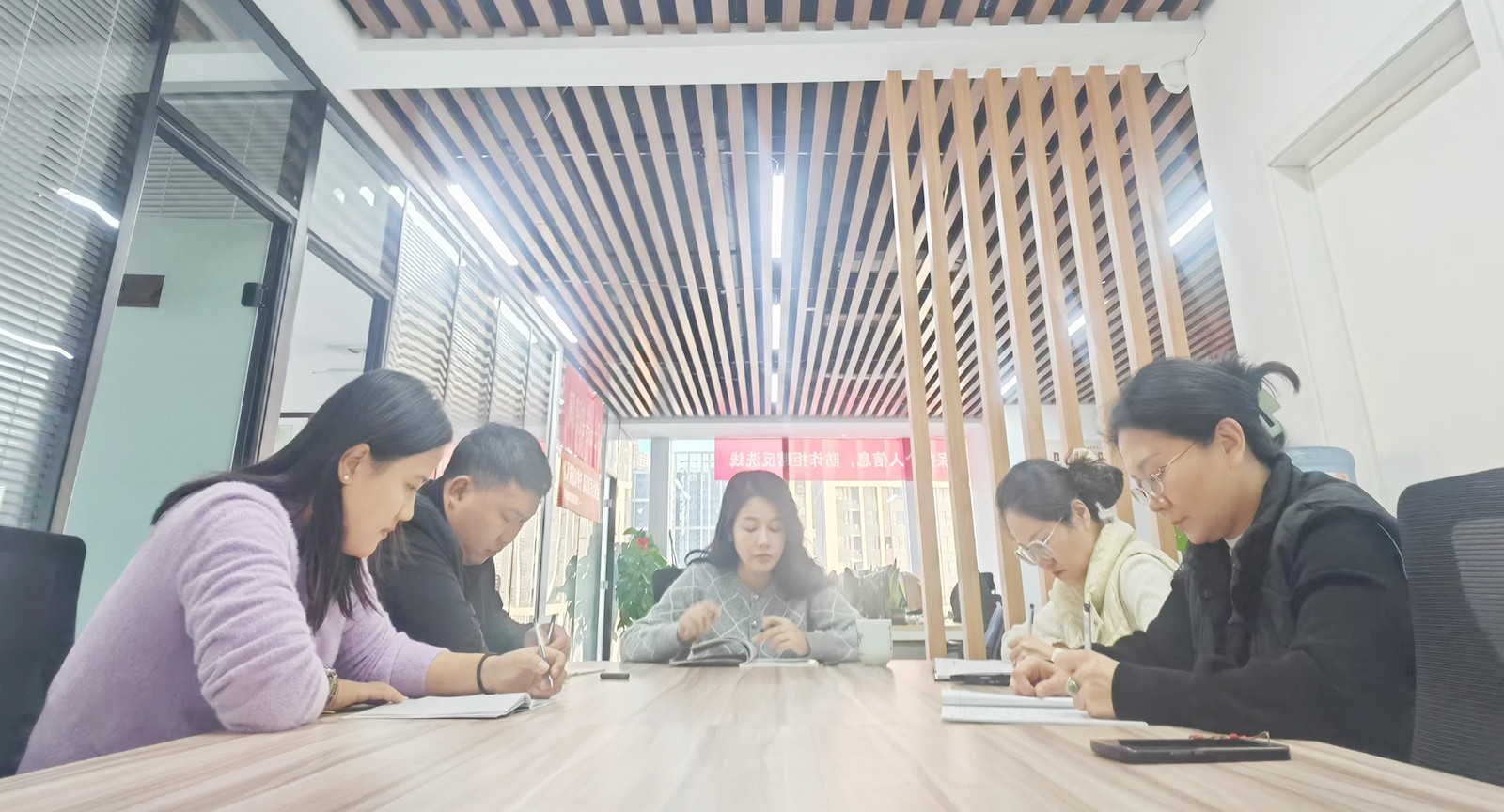 6757d7b853d6d.jpg 6757d7b853d6d.jpg