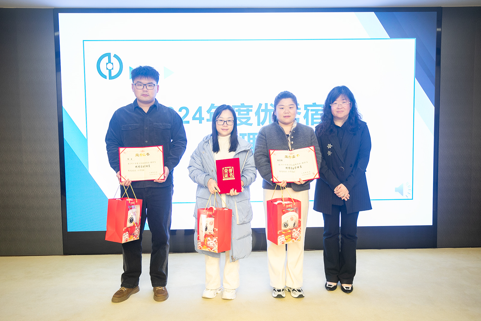 6773b2e4ae70f.jpeg 6773b2e4ae70f.jpeg