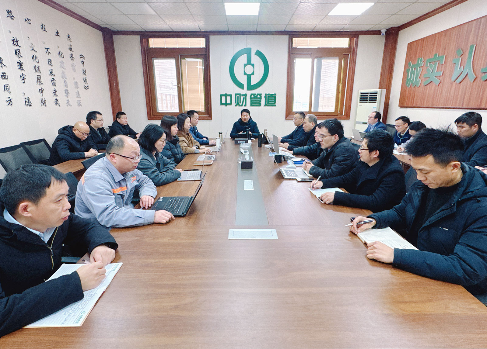 67b41f861837d.jpg 67b41f861837d.jpg