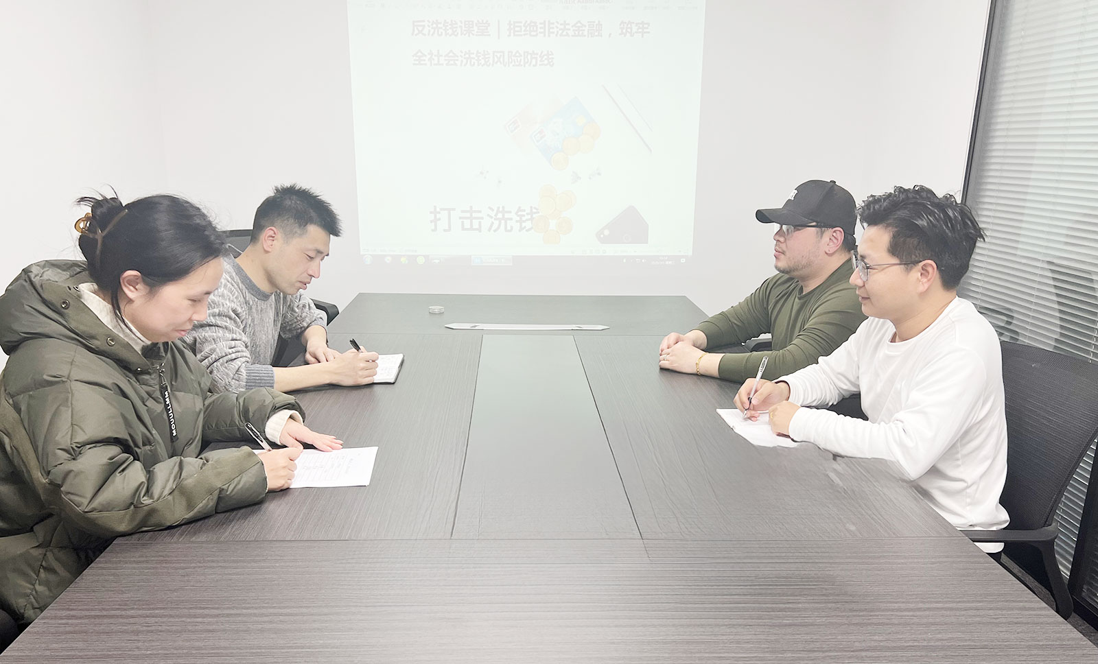 67c94ee9db789.jpg 67c94ee9db789.jpg