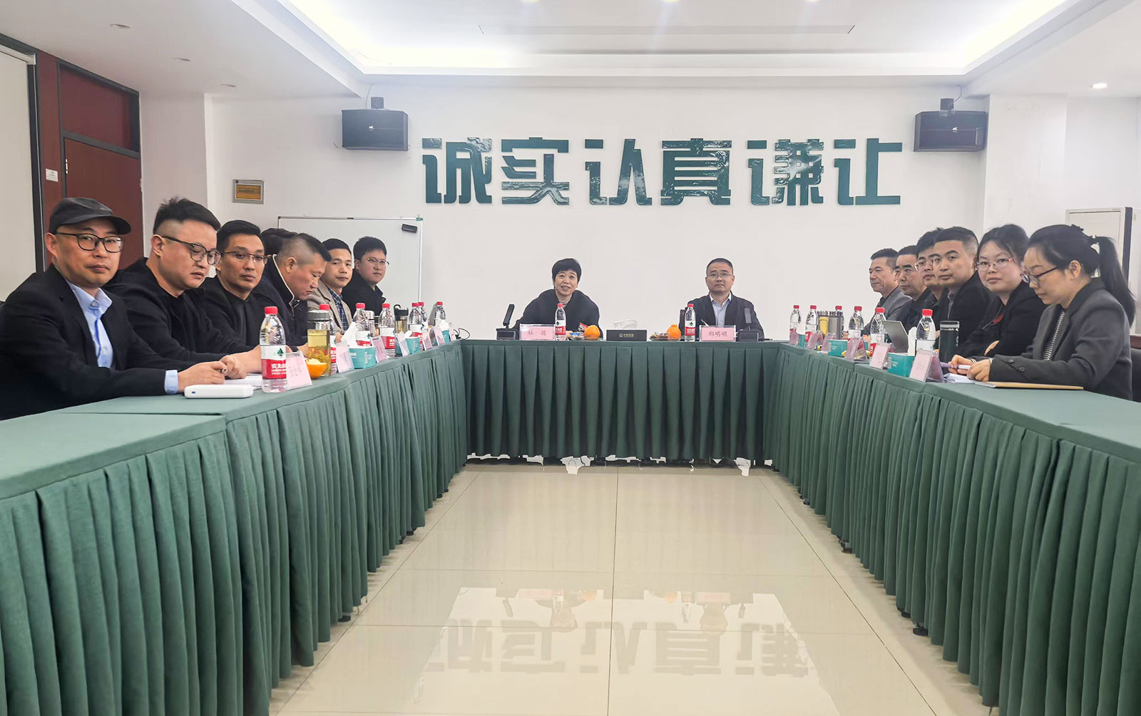 67f322c6484bf.jpg 67f322c6484bf.jpg