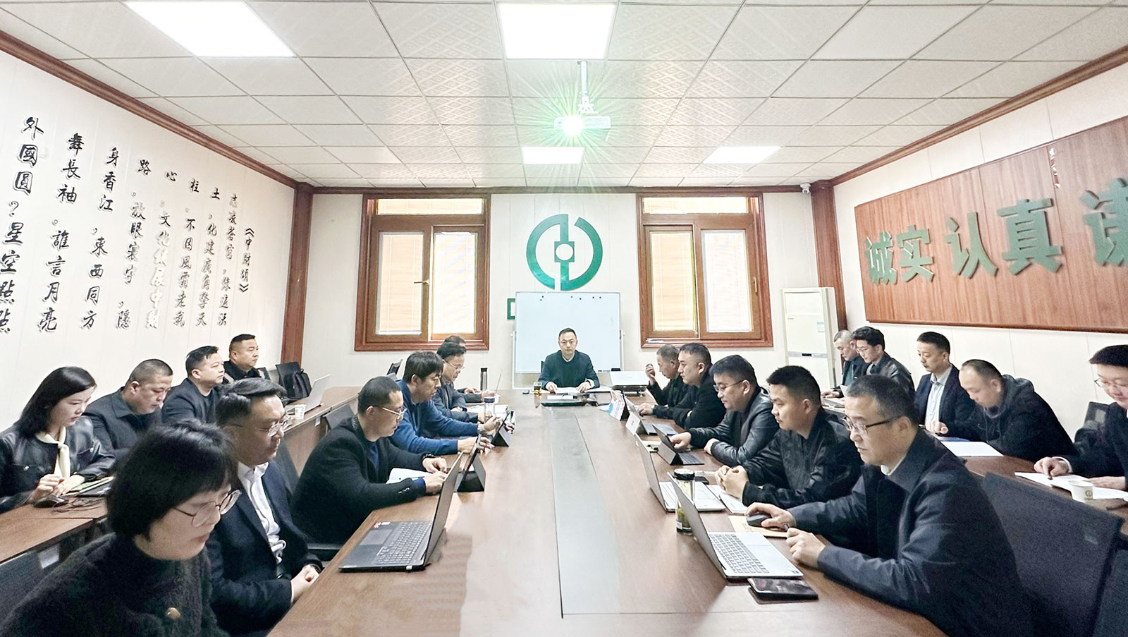 67f37e4508dac.jpg 67f37e4508dac.jpg