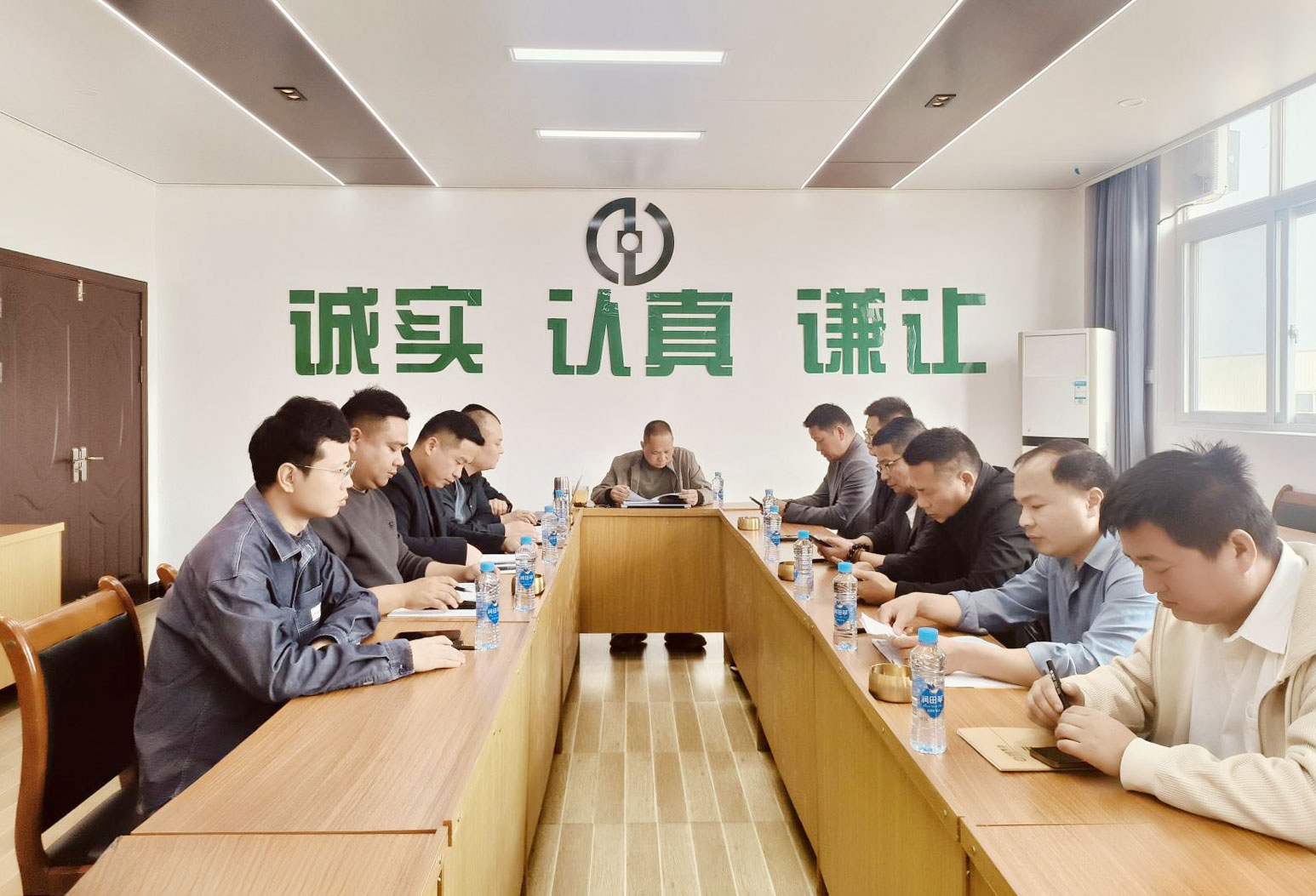 67f5c743a99cc.jpg 67f5c743a99cc.jpg