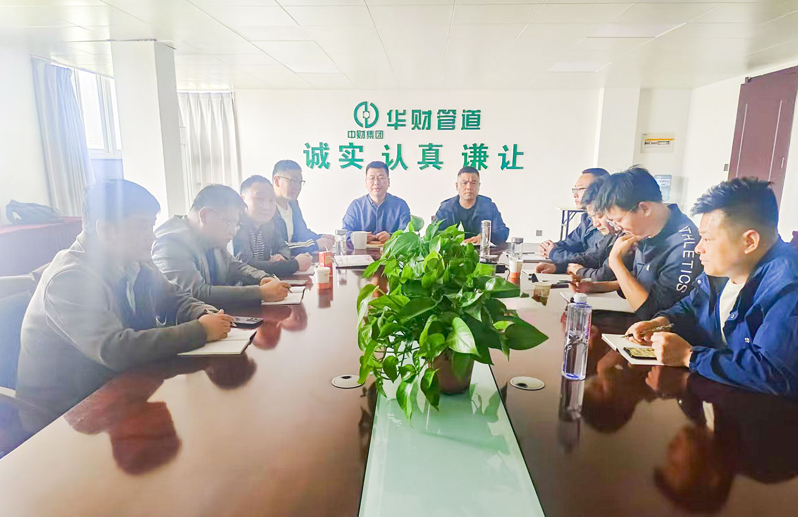 67f8d75237301.jpg 67f8d75237301.jpg