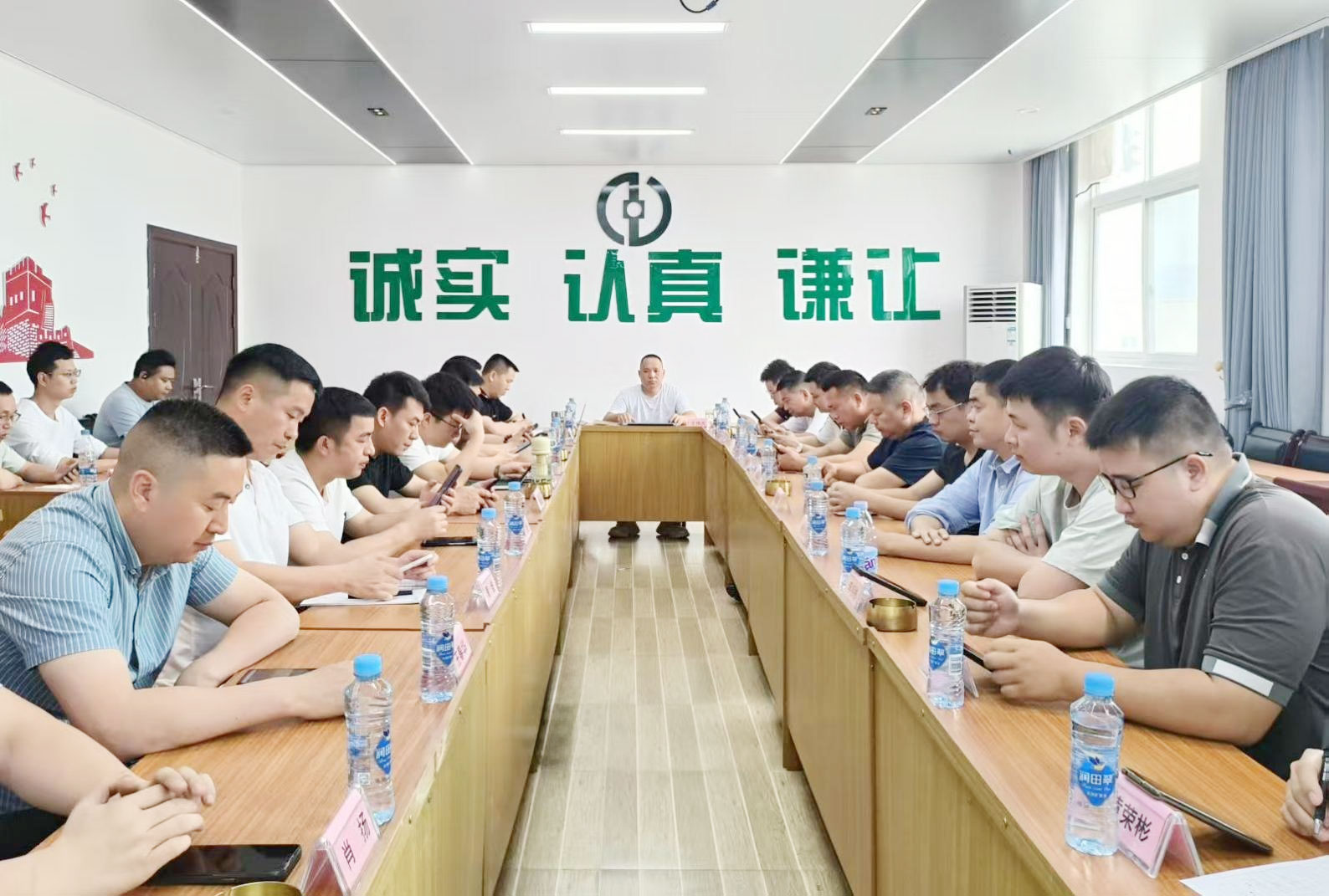 681d6bc5e1acc.jpg 681d6bc5e1acc.jpg