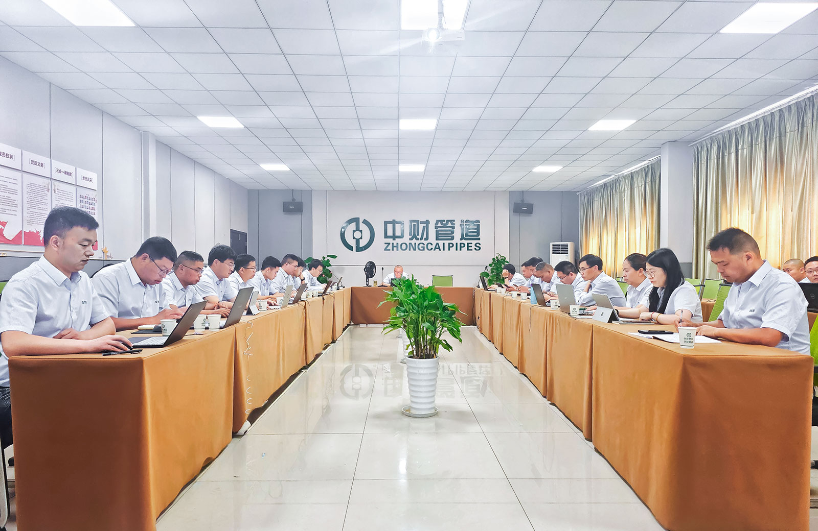 6823fbde04e37.jpg 6823fbde04e37.jpg