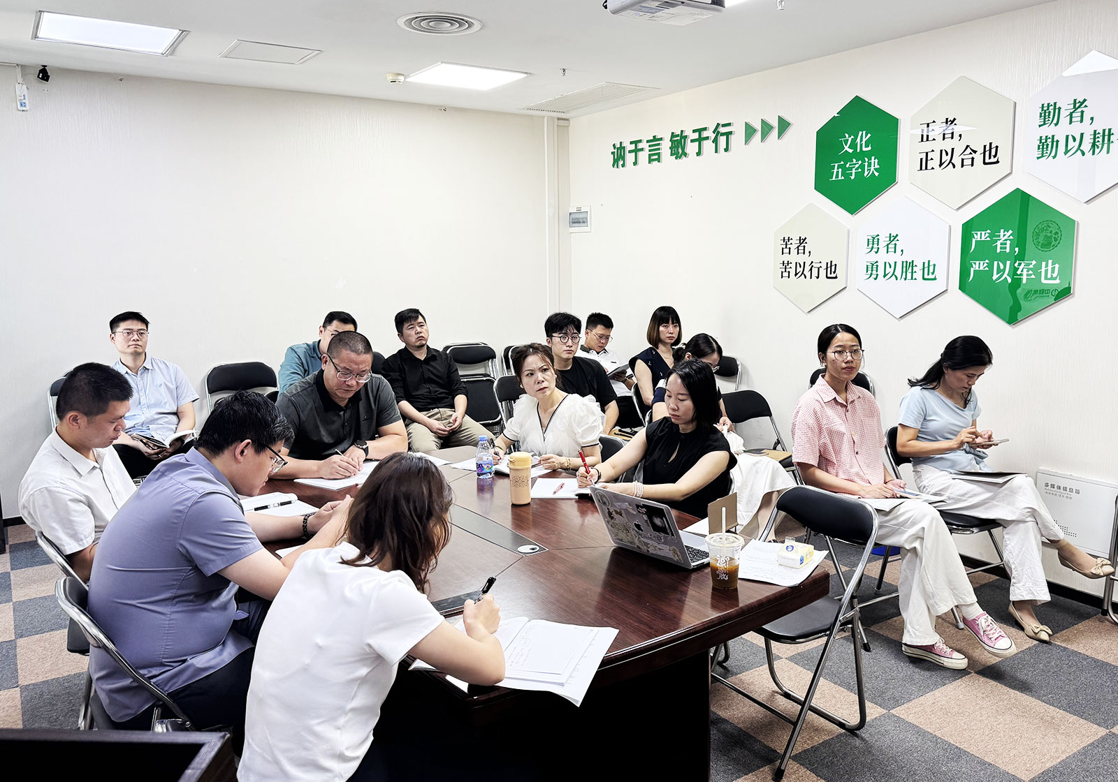 68994bd27ec79.jpg 68994bd27ec79.jpg