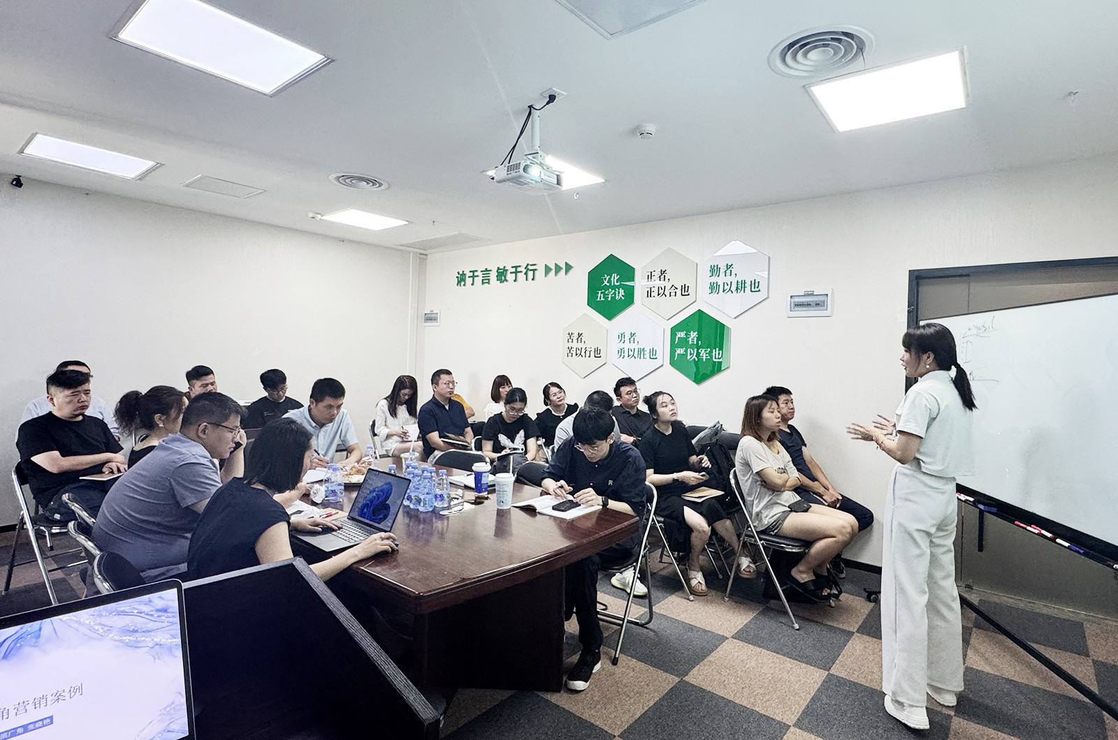 68a830f671b96.jpg 68a830f671b96.jpg