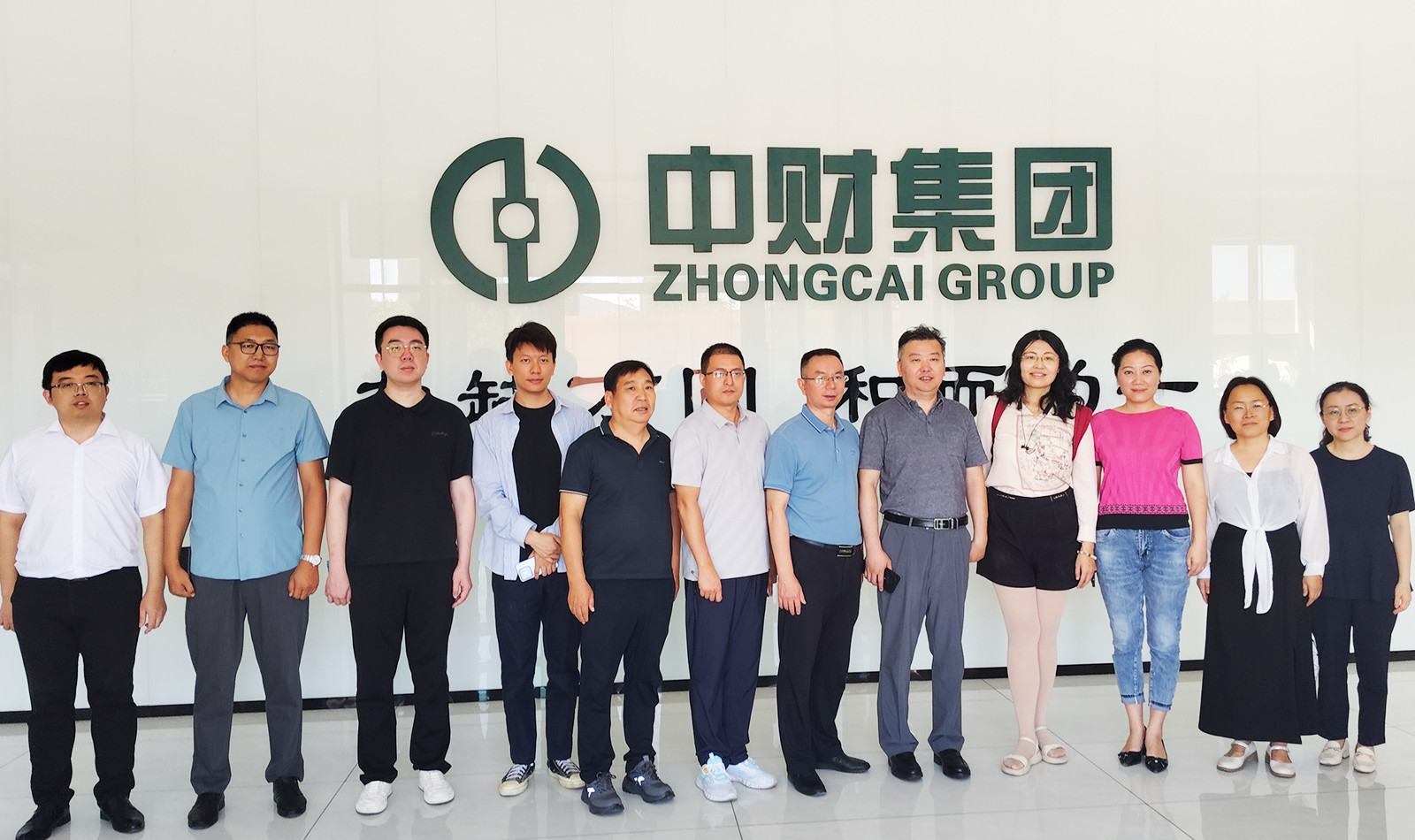 68ad1b3de04d6.jpg 68ad1b3de04d6.jpg