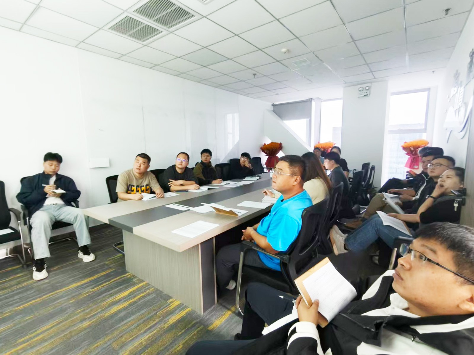 68da1a26eb55a.jpg 68da1a26eb55a.jpg