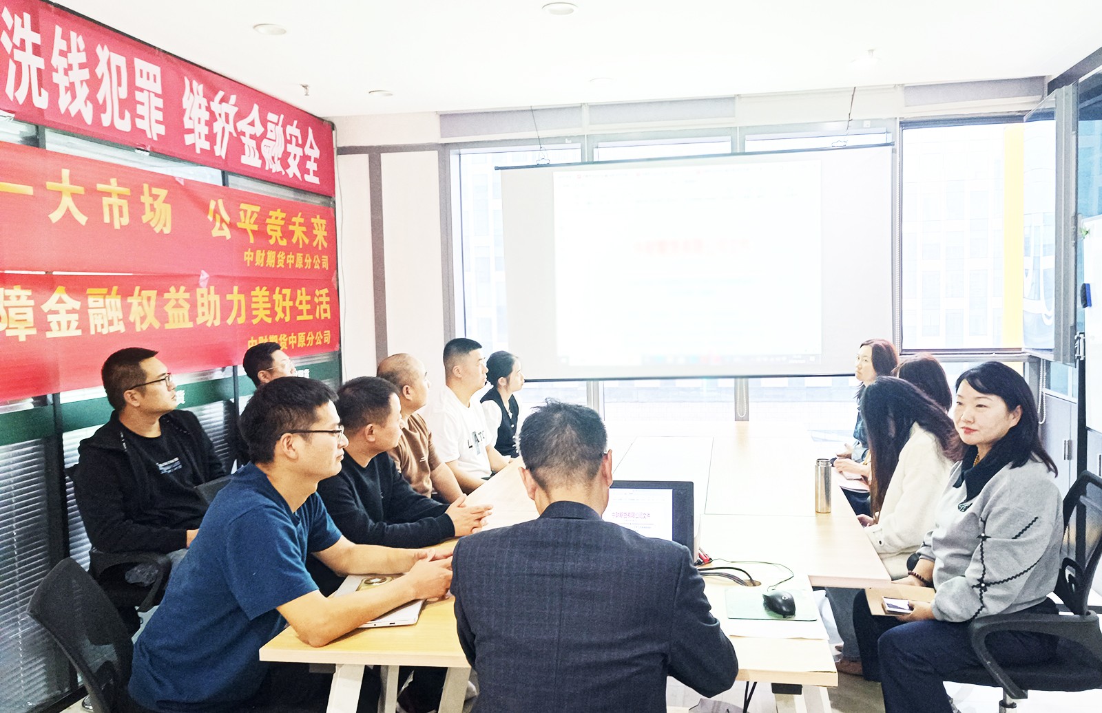 68e770c056cdf.jpg 68e770c056cdf.jpg