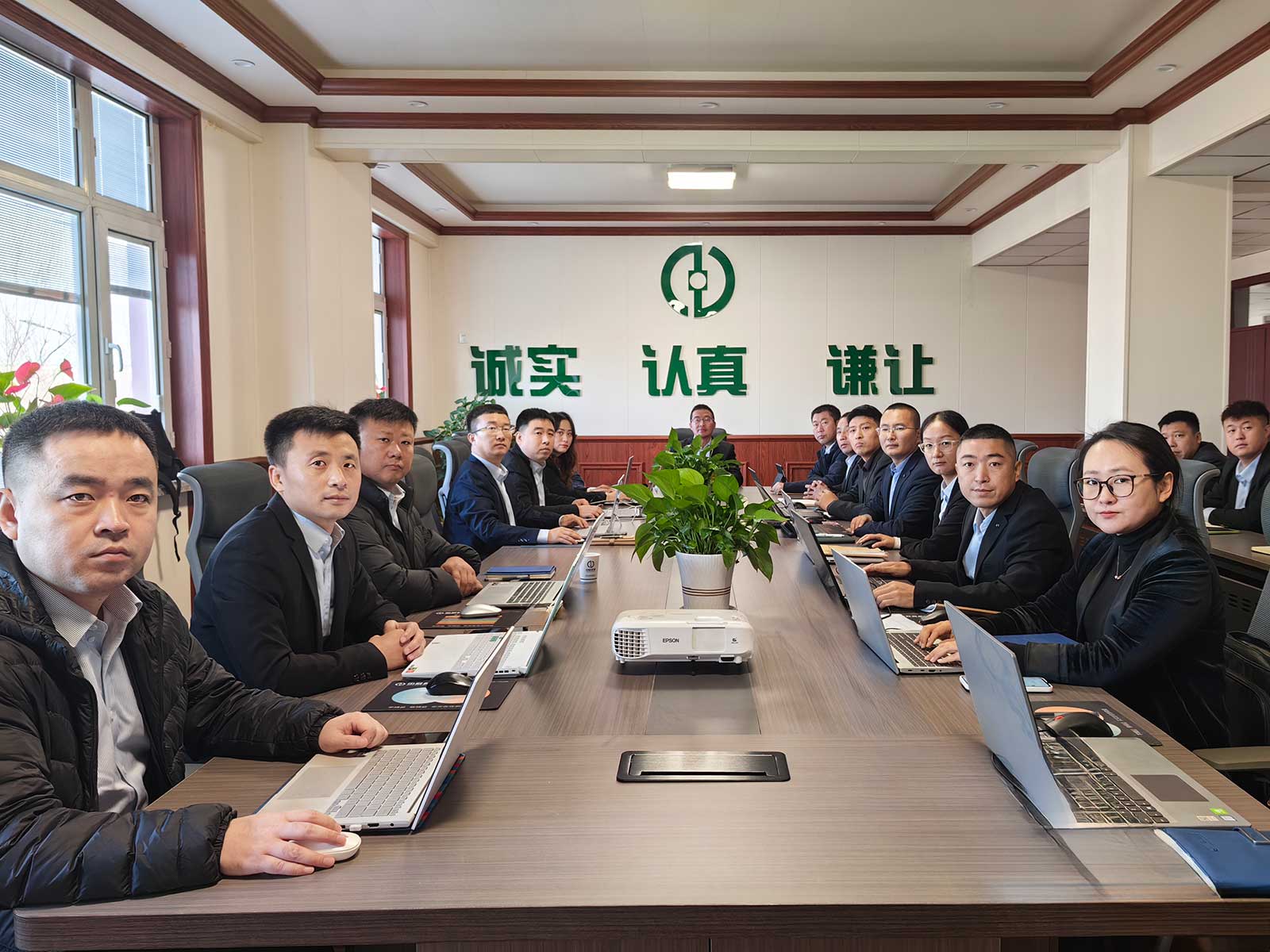 6912f1a2045f1.jpg 6912f1a2045f1.jpg