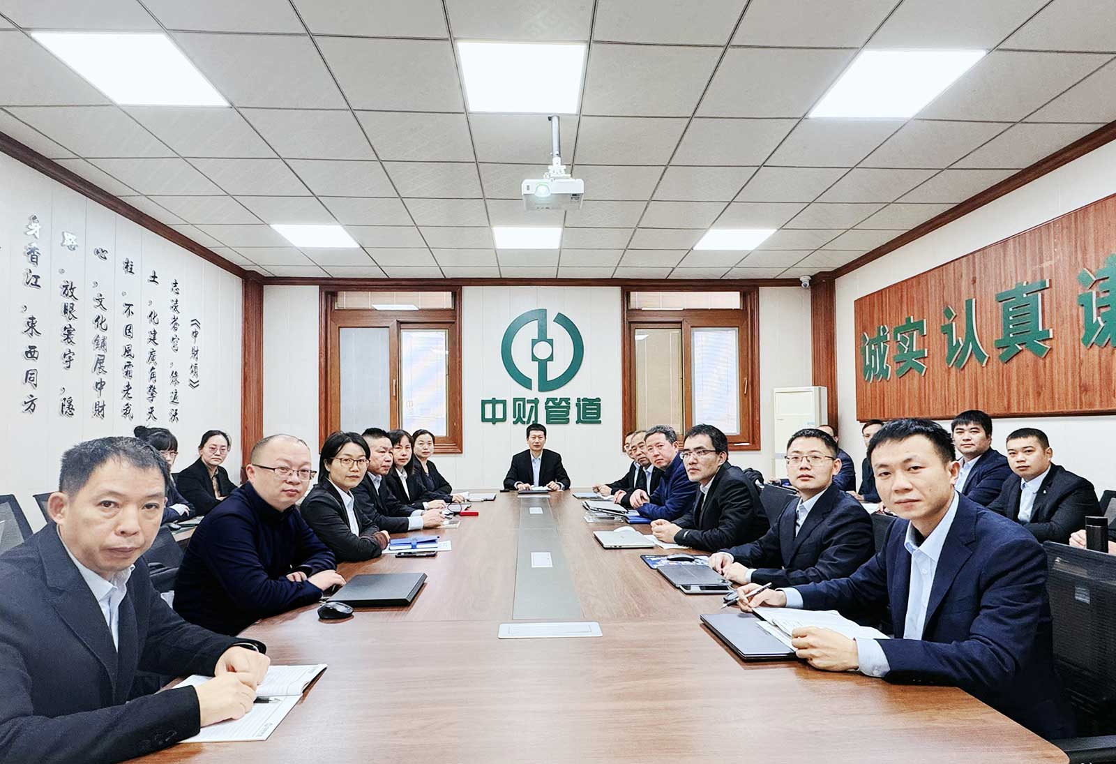 6912f2e6b23af.jpg 6912f2e6b23af.jpg