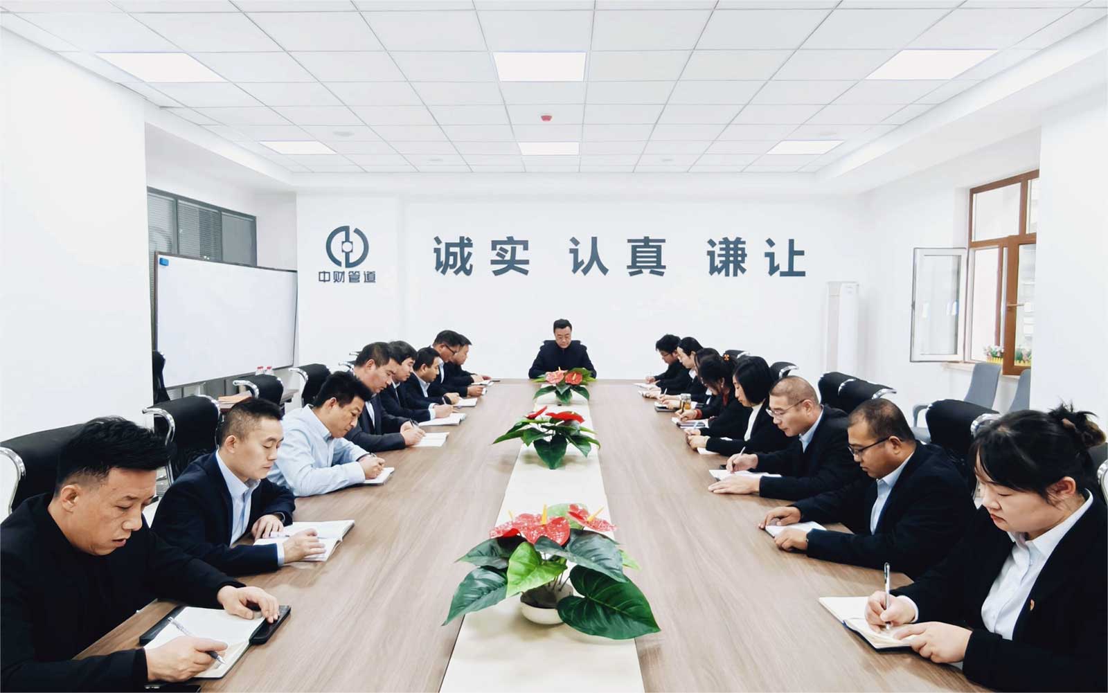 6915898f39371.jpg 6915898f39371.jpg