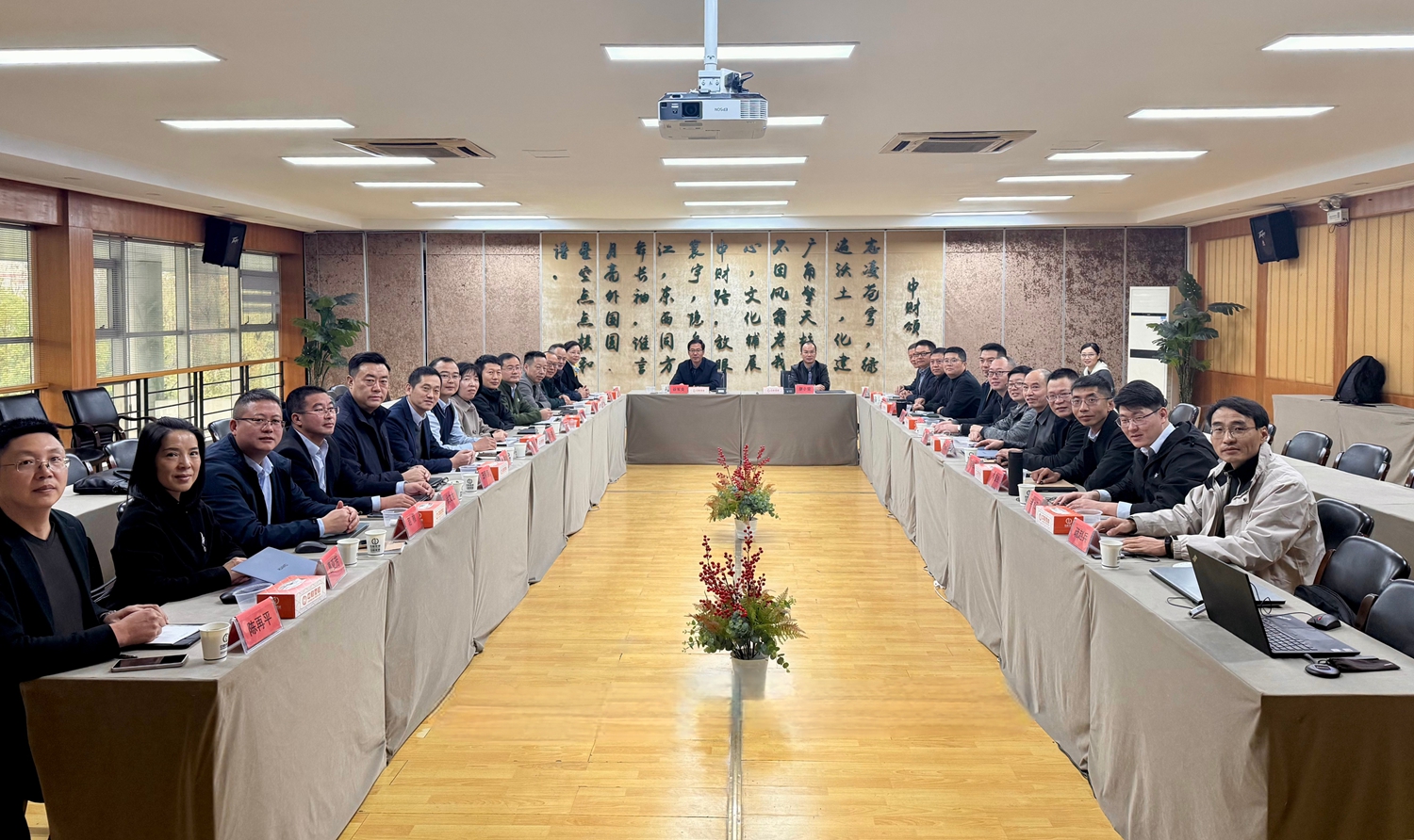 692fd13bb47ed.jpg 692fd13bb47ed.jpg