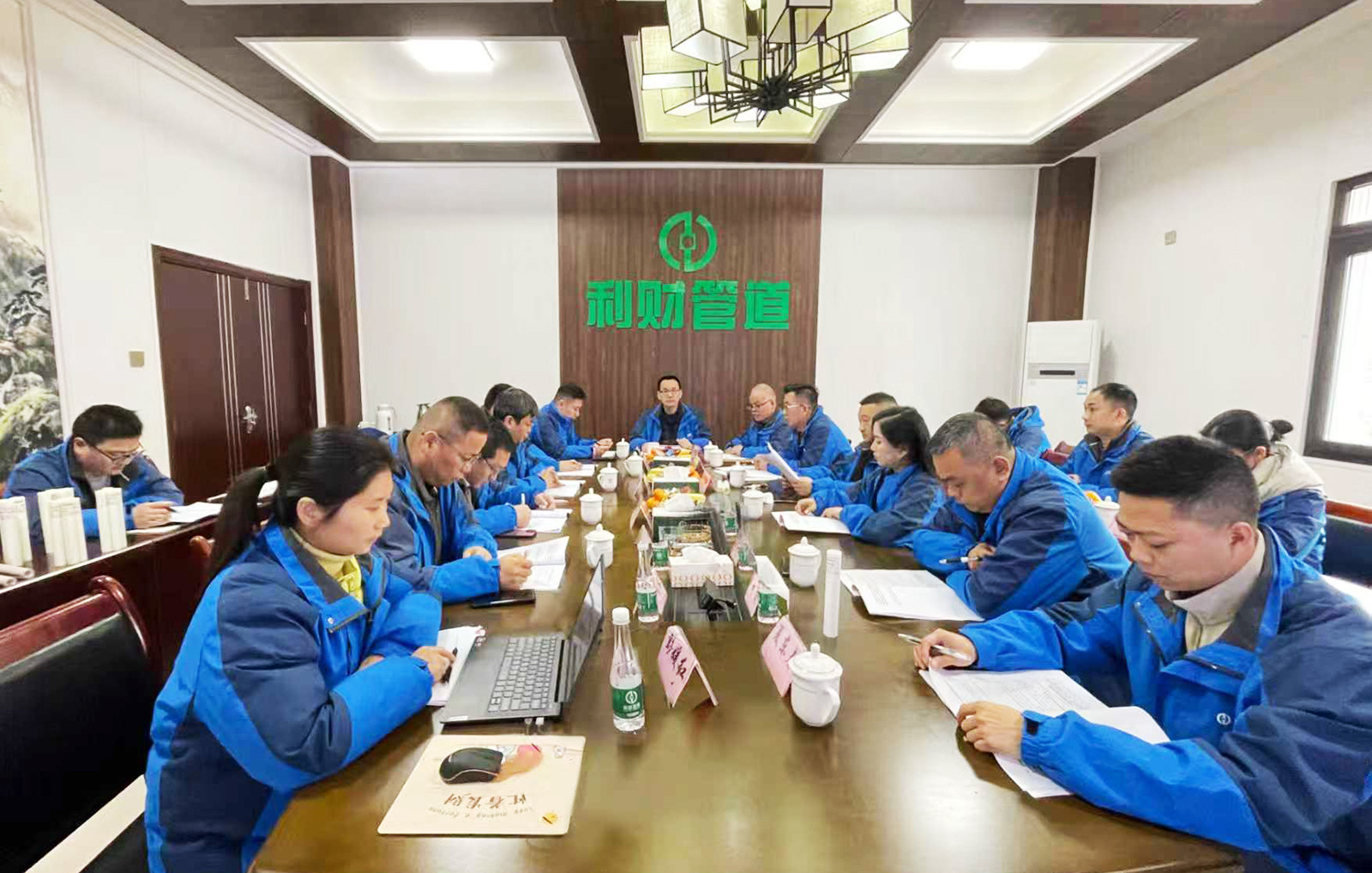 6937e37761437.jpg 6937e37761437.jpg