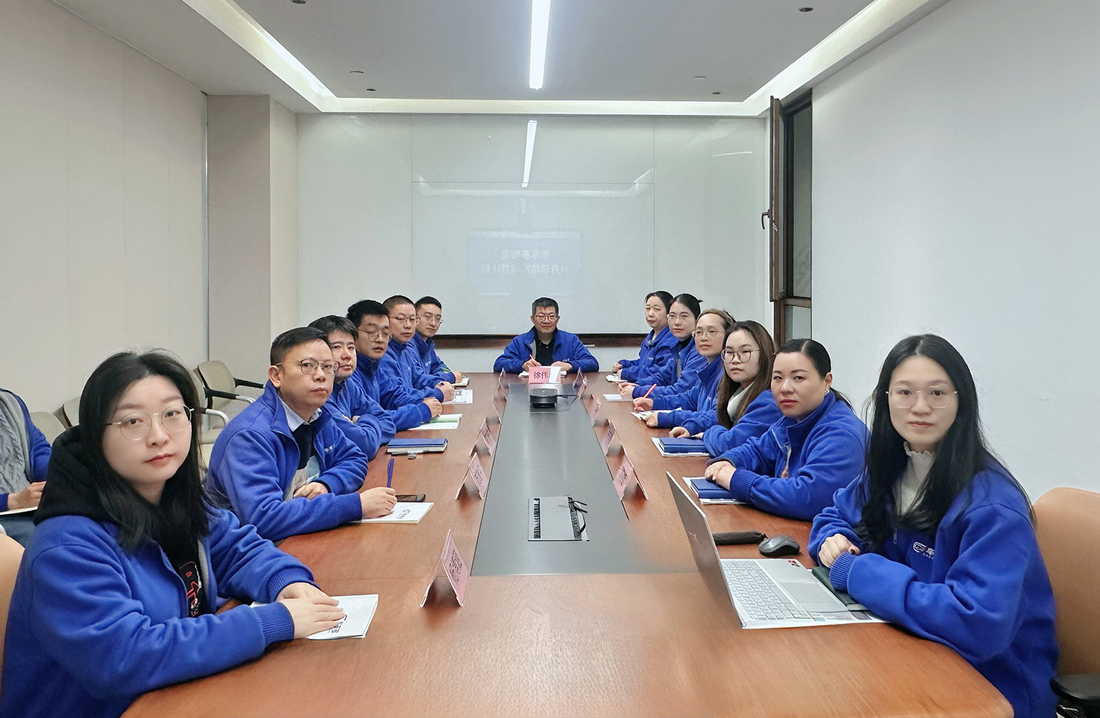 69434c0e475c7.jpg 69434c0e475c7.jpg